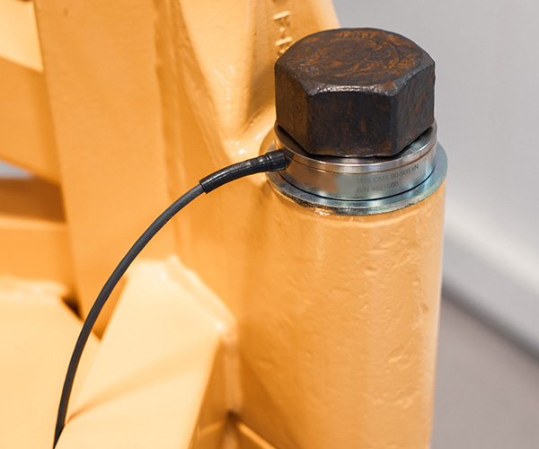 bolt load cell in use